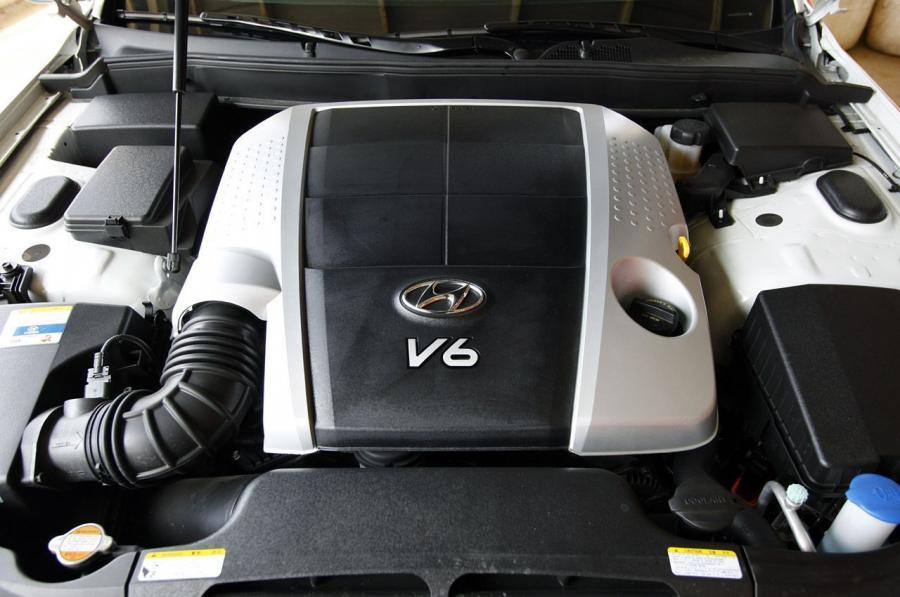  Hyundai Genesis Sedan 2011 года  (фото 30 из 39)